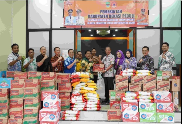 Pemerintah Kabupaten Bekasi Kirim Bantuan ke Sumatera, Sekda Turun Langsung Pantau Posko BPBD