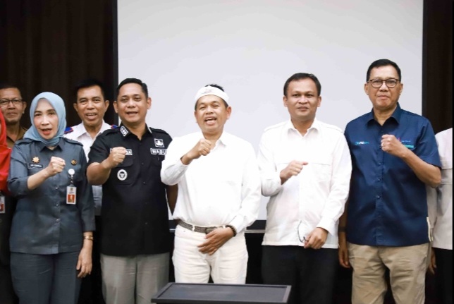 Perkuat Program Prioritas, Plt Bupati Bekasi Ikuti Rapat Evaluasi Bersama Gubernur Jabar