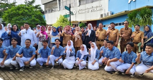 Budaya Hijau Digenjot, 21 Sekolah di Bekasi Panen Penghargaan Adiwiyata