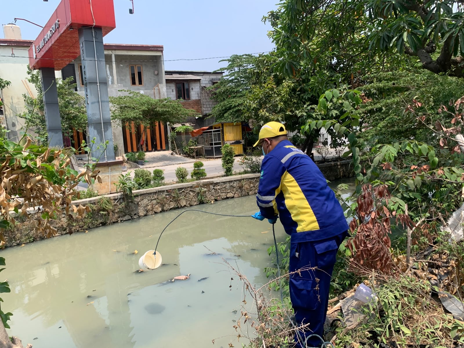 DLH Kota Bekasi Lakukan Pengawasan Pengelolaan Air Limbah Usaha Restoran DLH Kota Bekasi Lakukan Pengawasan Pengelolaan Air Limbah Usaha Restoran